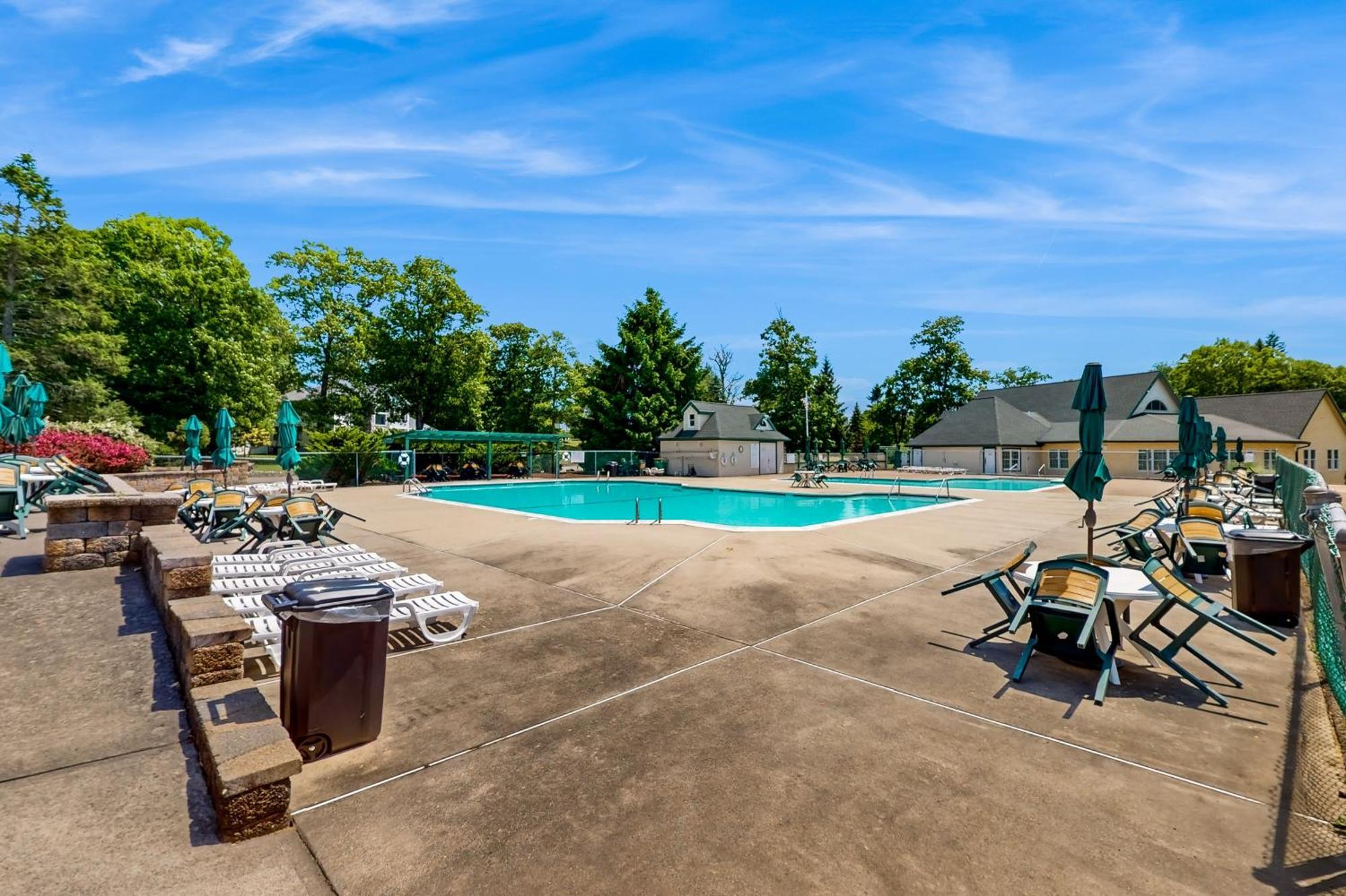 226 E Shore Dr Holiday home East Stroudsburg